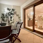 Double A Luxury Apartment